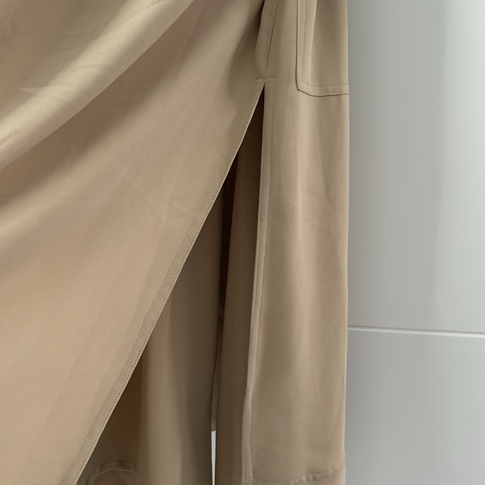 Babaton Kahlo Robe - Picture 11 of 12